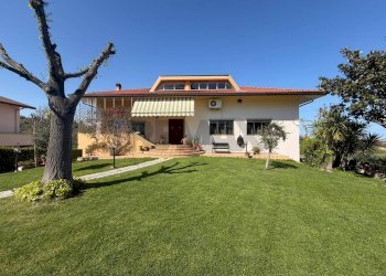 Casa all\'aperto - Villa Via Delle Querce, Pianella - foto 2