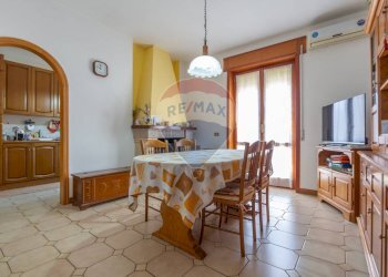 Sala da pranzo - Villa via Sangro
 
38, Chieti - foto 12