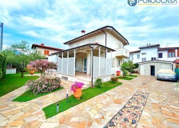 facciata - Villa Via Montanara, Pietrasanta - foto 1