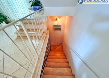 dettaglio scala cantina - Villa Via Montanara, Pietrasanta - foto 35