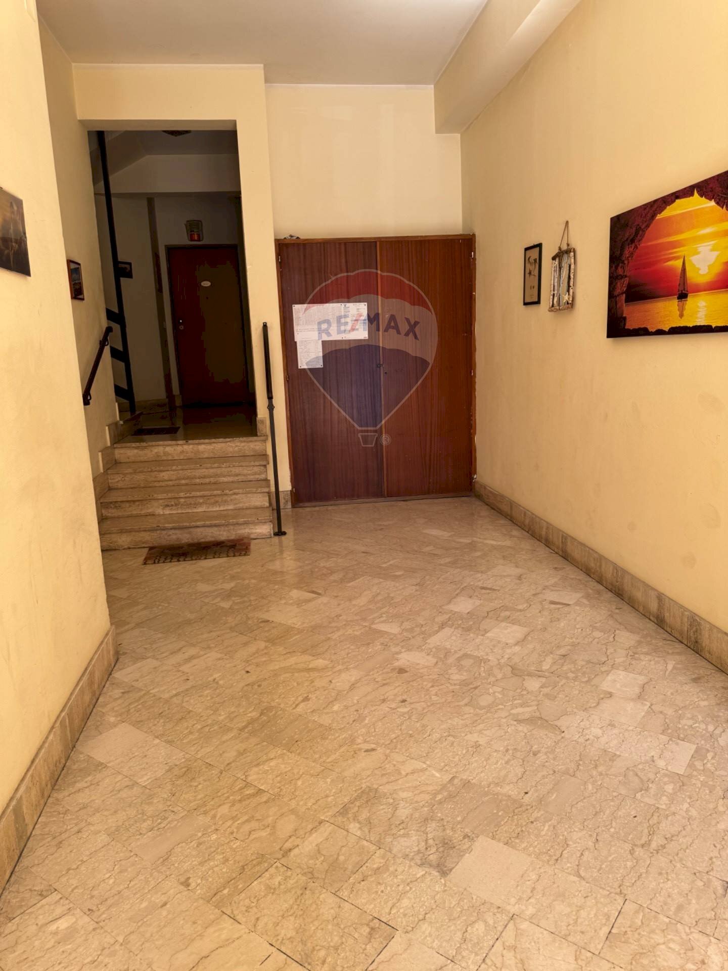 Hall / corridoio - Three-room apartment Via Andrea Anfuso
 
12, Palermo - photo 3