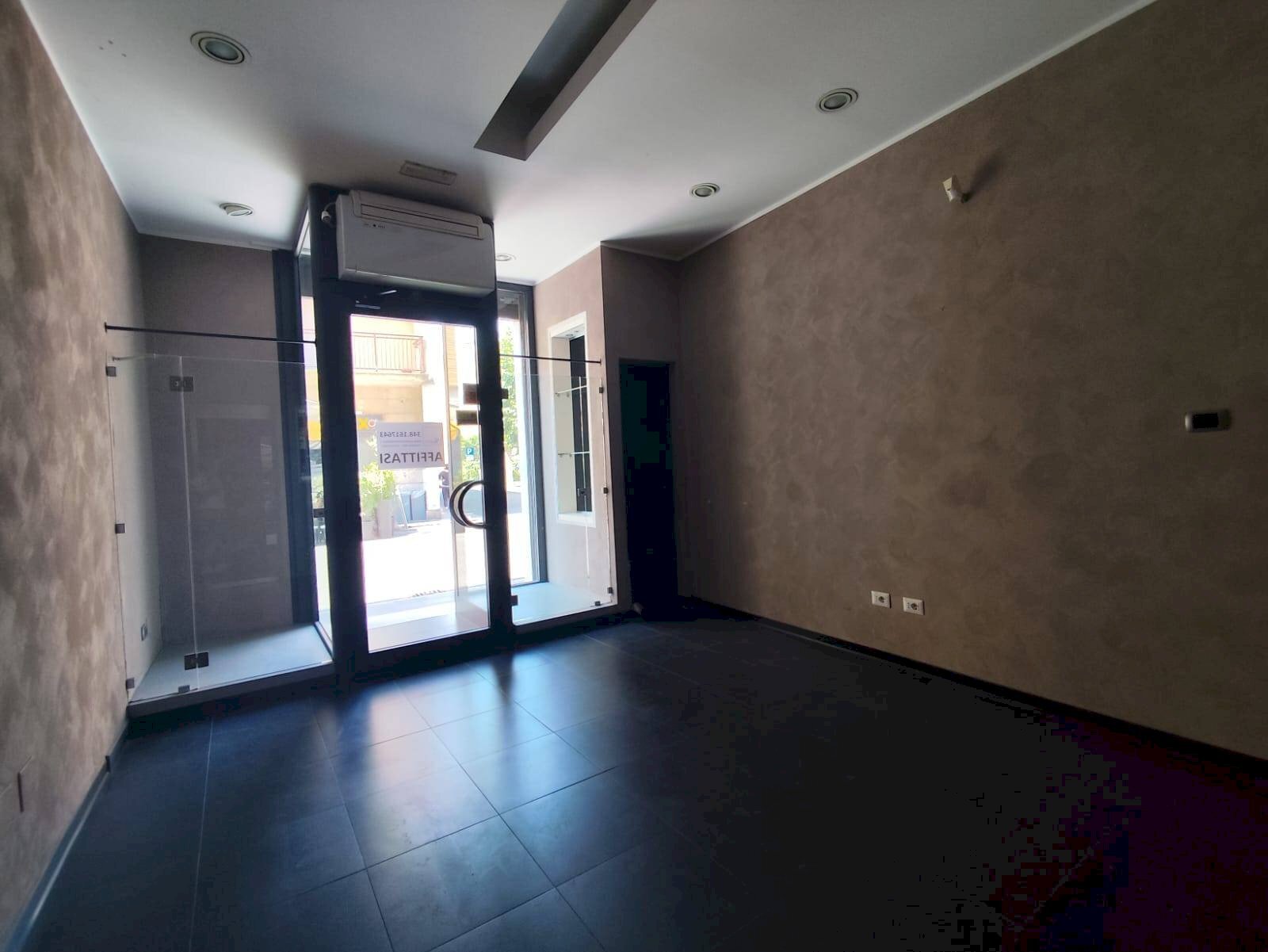 Foto 3 - Commercial Activity Mirandola - photo 3