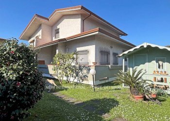 Giardino - Villa via Arezzo, Massa - foto 2