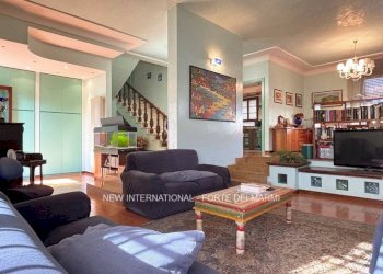 Soggiorno - Villa via Arezzo, Massa - foto 6