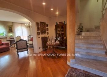 Soggiorno - Villa via Fossone, Massa - foto 12