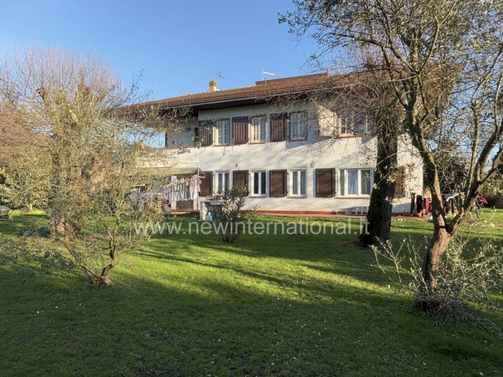 Facciata - Villa via Bregoscia, Montignoso - foto 1