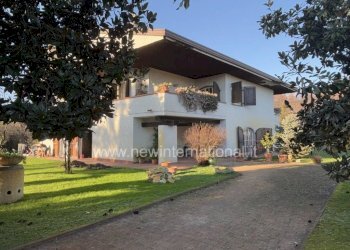 Facciata - Villa via Bregoscia, Montignoso - foto 6