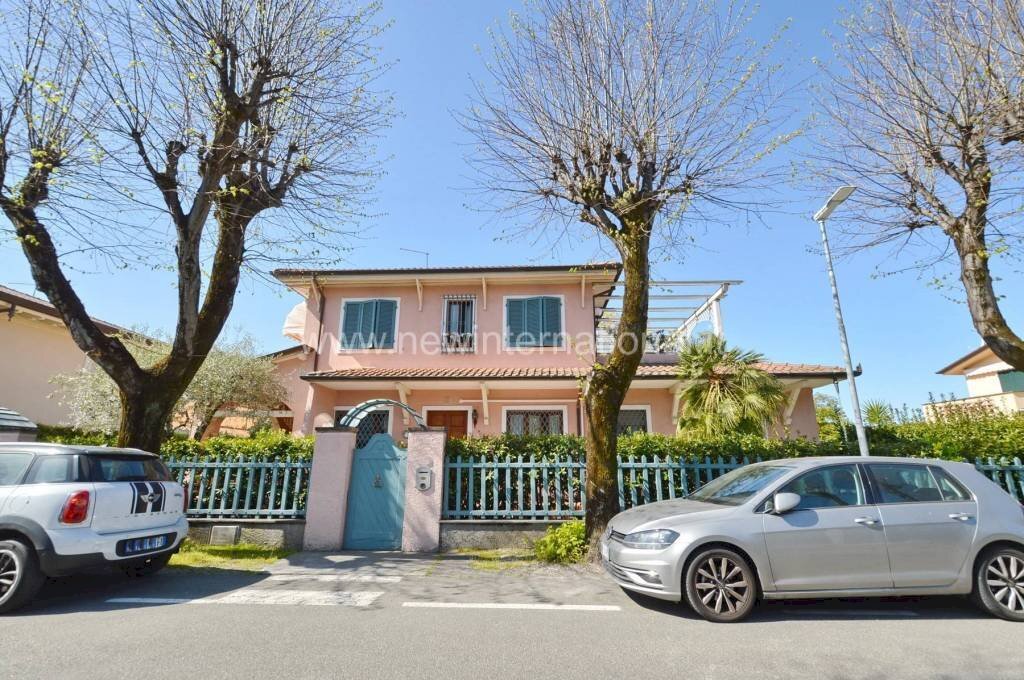 Facciata - Villa via Palestro, Forte dei Marmi - photo 1