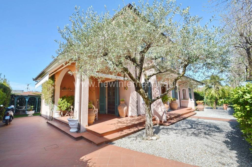 Facciata - Villa via Palestro, Forte dei Marmi - photo 3