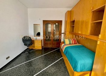Camera da letto - Appartamento via Giuseppe Sapeto, 32B, Genova (zona Borgoratti) - foto 3