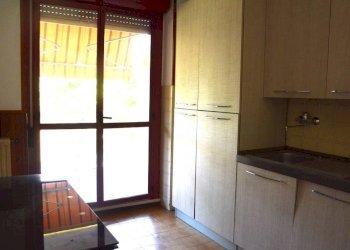 Cucina - Trilocale via Giuseppe Di Vittorio, 71, Vergiate - foto 6