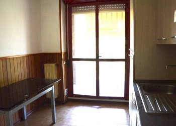 Cucina - Trilocale via Giuseppe Di Vittorio, 71, Vergiate - foto 8