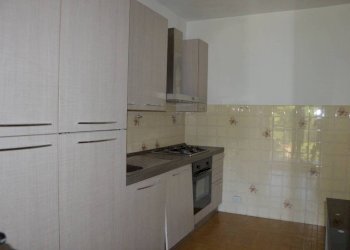 Cucina - Trilocale via Giuseppe Di Vittorio, 71, Vergiate - foto 10