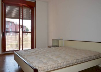 Camera da letto - Trilocale via Giuseppe Di Vittorio, 71, Vergiate - foto 19