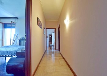 Corridoio - Appartamento via San Bernolfo, 6, Mondovì - foto 13