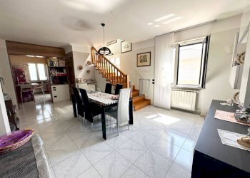 Salone - Villa via Papa Giovanni XXIII, Borgo Ticino - foto 2