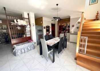 Salone - Villa via Papa Giovanni XXIII, Borgo Ticino - foto 11