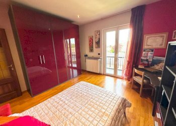 Camera da letto - Villa via Papa Giovanni XXIII, Borgo Ticino - foto 37