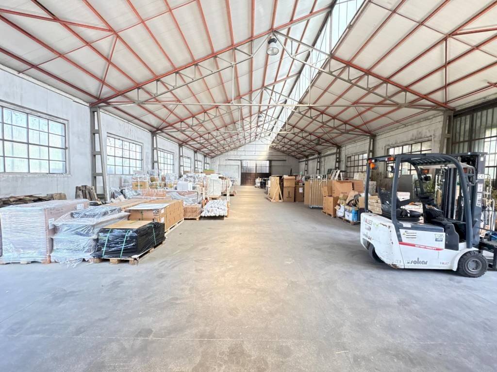 Interno non residenziale - Capannone via Enrico Cosenz, 18, Milano - foto 3