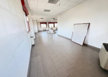 Interno non residenziale - Capannone via Enrico Cosenz, 18, Milano - foto 48