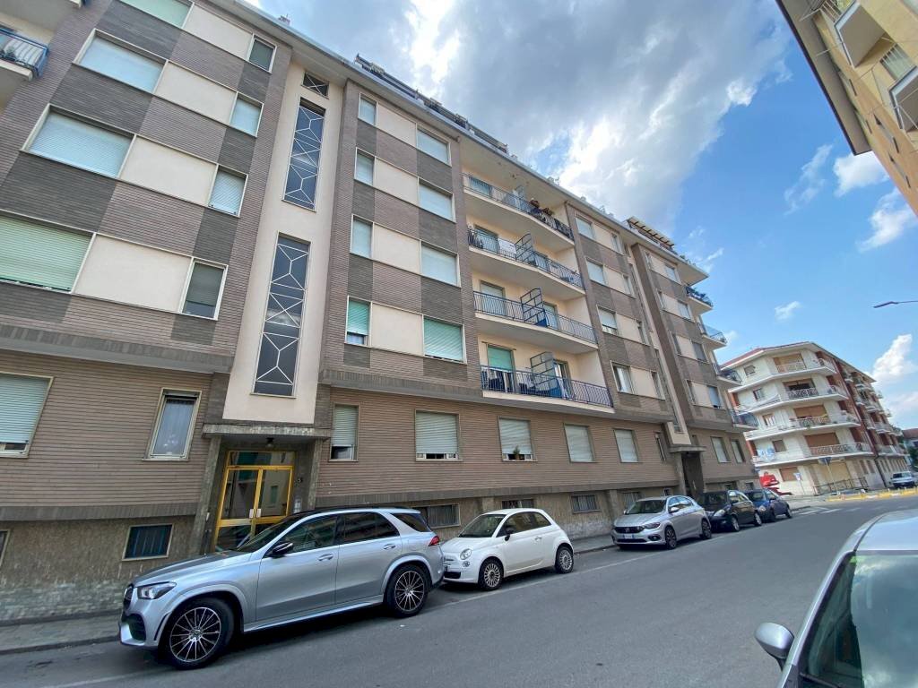 Facciata - Four-room apartment via Guglielmo Baldessano, 32, Carmagnola - photo 1