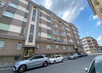 Facciata - Quadrilocale via Guglielmo Baldessano, 32, Carmagnola - foto 1