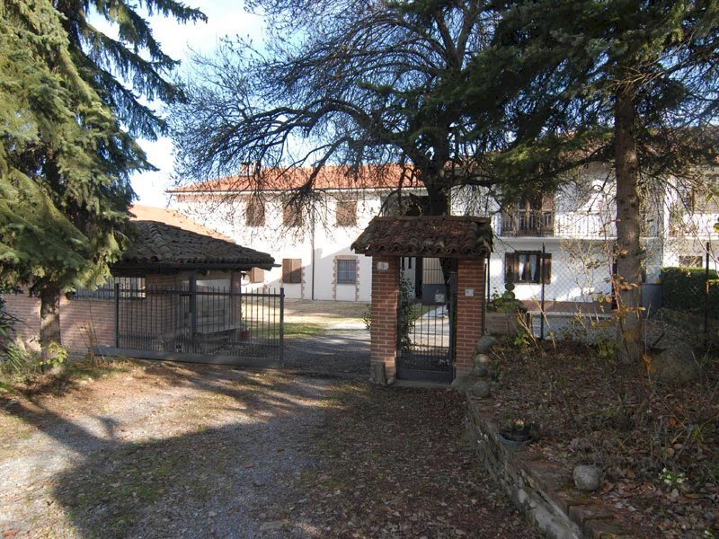 Farmhouse Roddino - photo 1