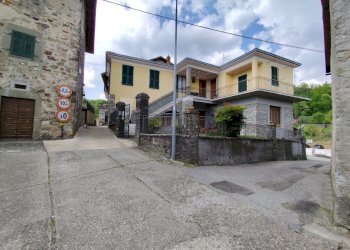 Porzione di casa Bagnone - foto 10