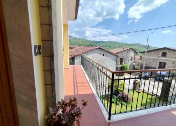 Porzione di casa Bagnone - foto 18