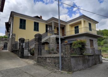 Porzione di casa Bagnone - foto 35