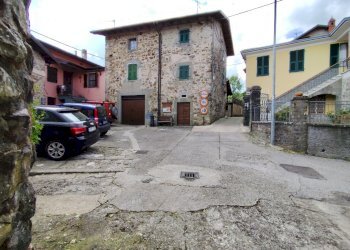 Porzione di casa Bagnone - foto 36