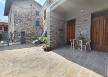 Porzione di casa Bagnone - foto 46