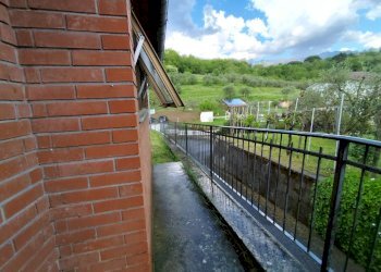 Porzione di casa Bagnone - foto 99