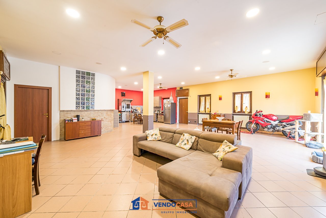 Independent house Carmagnola - photo 1