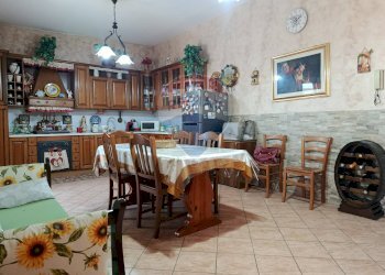 Sala da pranzo - Appartamento Via Alcantara
 
10, Catania - foto 5