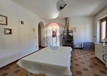 Sala da pranzo - Appartamento Via Cavour
 
57, Lettopalena - foto 11