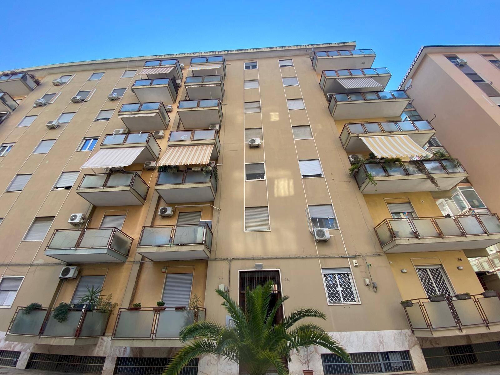 Foto 2 - Four-room apartment Piazza Antonino Zanca
 
28, Palermo - photo 2