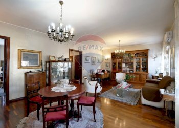 Sala da pranzo - Appartamento Via San Lorenzo
 
7, Bari - foto 7