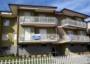 Facciata - Quadrilocale via Angelo Nielli, 49, San Michele Mondovì - foto 1