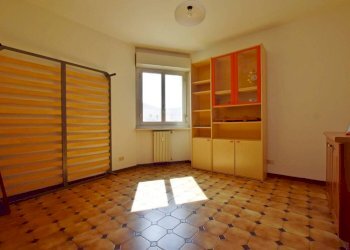 Camera da letto - Quadrilocale via Angelo Nielli, 49, San Michele Mondovì - foto 7