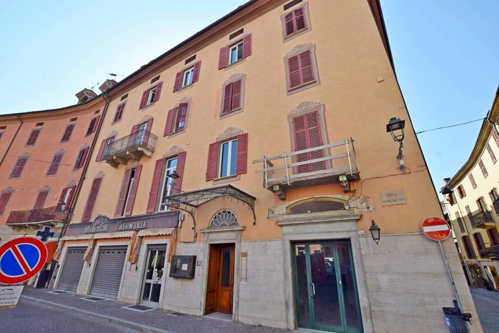 Facciata - Appartamento piazza Cesare Battisti, 2, Mondovì - foto 1