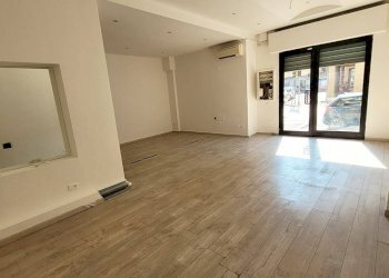 Interno non residenziale - Shop via Ferrarese, 160, Bologna (neighborhood Corticella) - photo 2