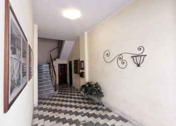 Interno palazzo - Quadrilocale via Vittorio Emanuele II, 109, Bordighera - foto 6