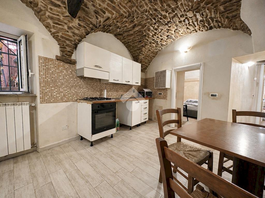 Three-room apartment Via F.L. Aprosio, Vallecrosia - photo 1