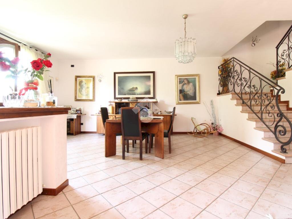 Villa a Schiera Via Grazia Deledda, Sassuolo - foto 1