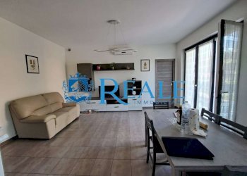 Trilocale Magenta - foto 1