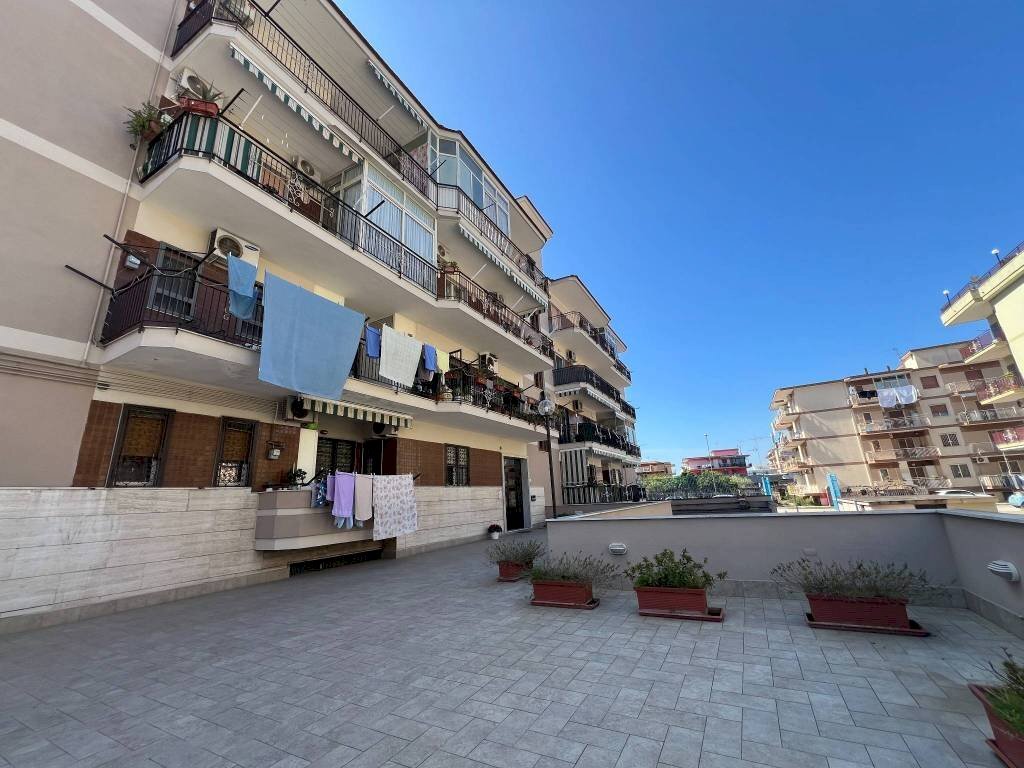 Zona - Quadrilocale viale Vesuvio, 56, Volla - foto 1