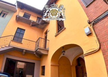 Cortile interno - Appartamento via Umberto I, 5, Busca - foto 5