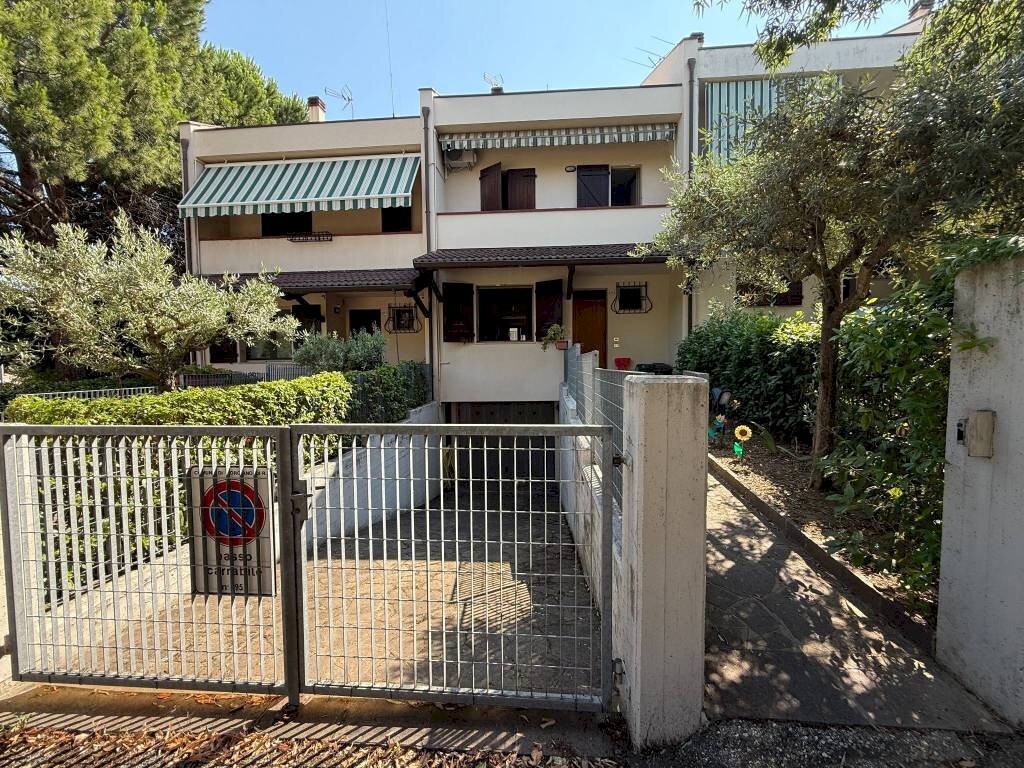 Facciata - Casa indipendente via dei Ciliegi, 3, Morciano di Romagna - foto 1