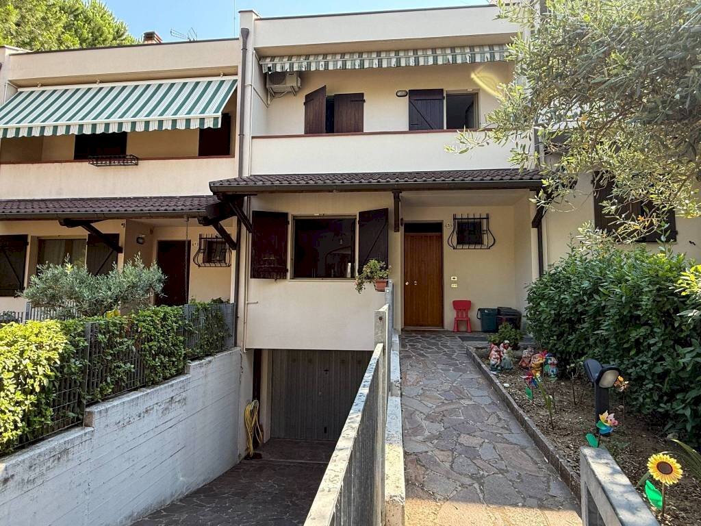 Facciata - Casa indipendente via dei Ciliegi, 3, Morciano di Romagna - foto 2